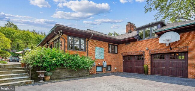 Building Photo - 6623 Radnor Rd