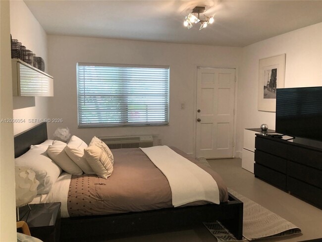 Building Photo - 911 Meridian Ave