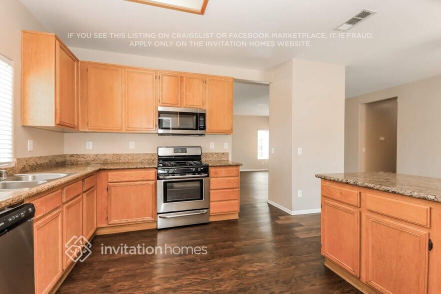 Building Photo - 12813 Westbury Dr