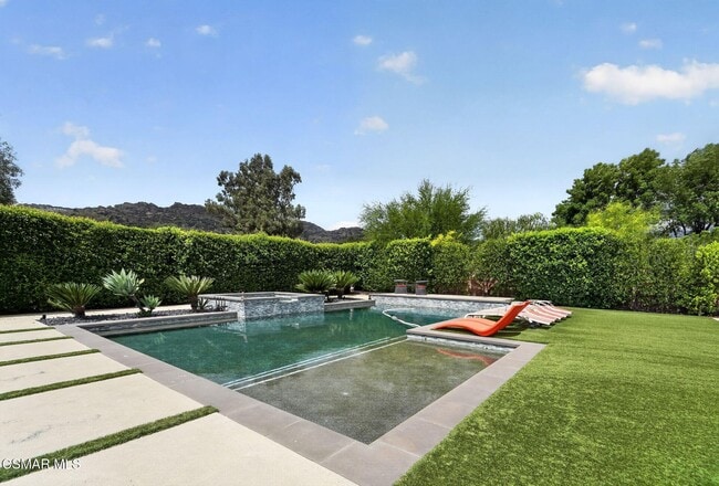 Building Photo - 9651 Sagebrush Ave