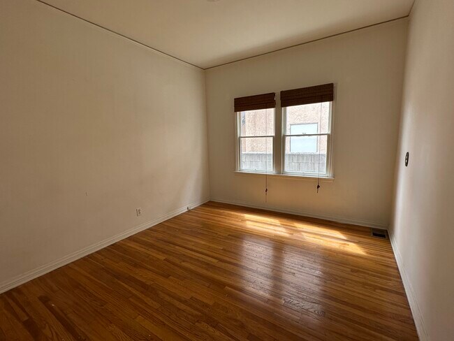 Bedroom - 1340 E Harvard St