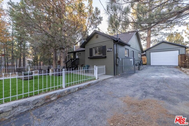 Building Photo - 333 Downey Dr
