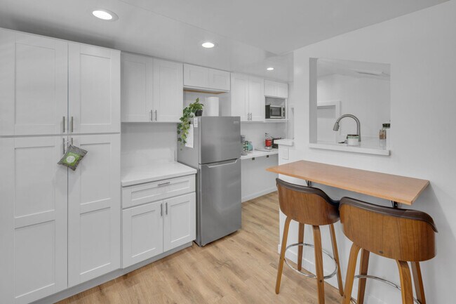 Building Photo - 1072 Johnson Ave