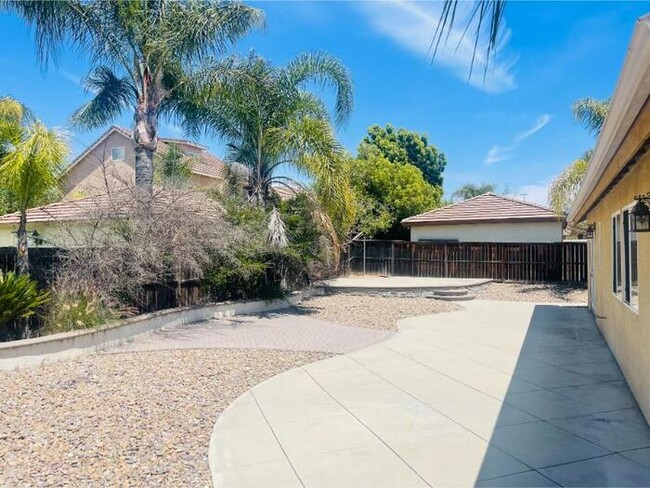 Building Photo - 27970 Sunlight Ct
