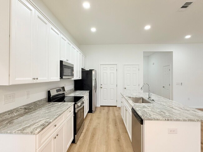 Building Photo - Spacious 4-Bedroom Home - New Construction