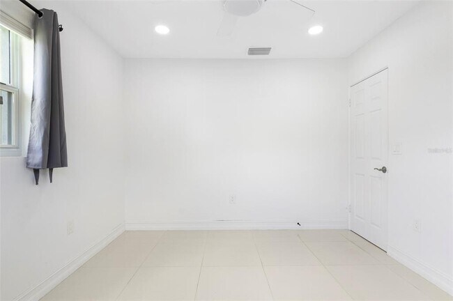 Building Photo - 3725 31st Ave N