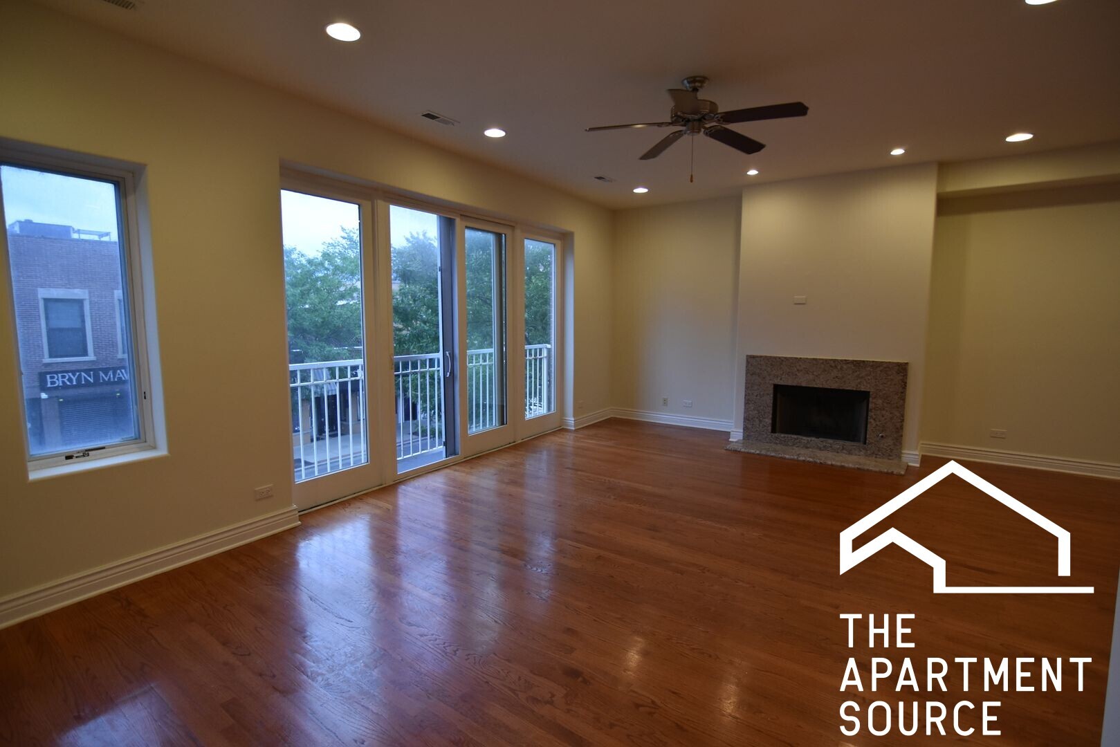 Building Photo - 5142 N Clark St