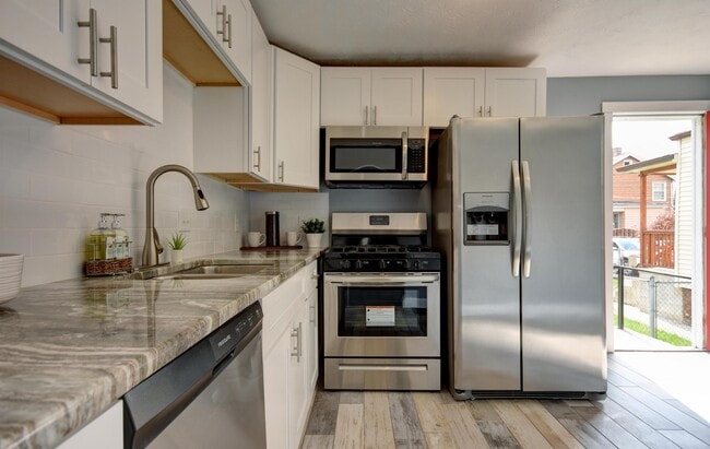 Building Photo - 1515 Hawthorne Ave