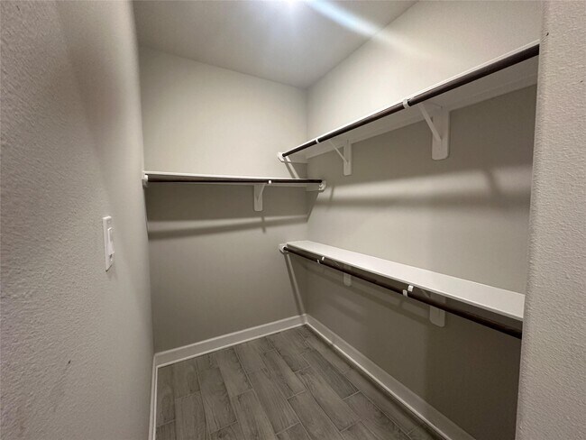 Building Photo - 104b Turner Dr
