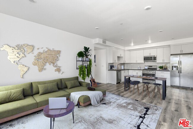 Building Photo - 11408 Sarah St