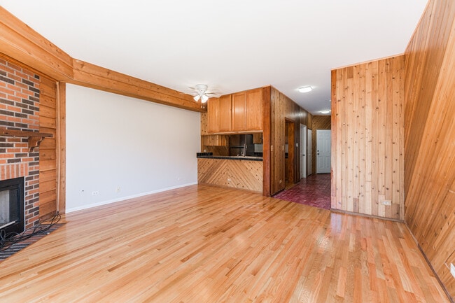 Building Photo - 1217 Cranbrook Dr