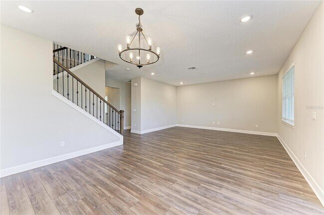 Building Photo - 13827 Green Hammock Pl