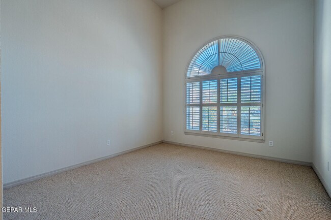 Building Photo - 2066 Paseo Del Prado Dr