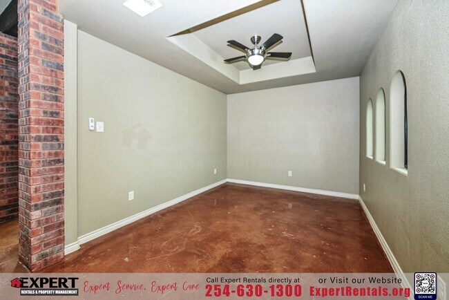 Building Photo - GORDEOUS 3 BEDROOM HOME WITH SOLAR PANELS!!