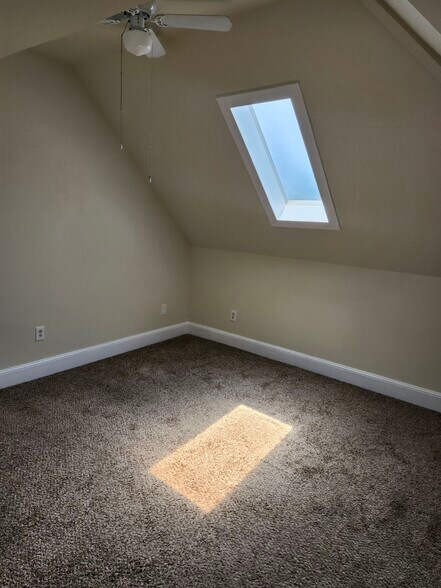 Building Photo - 2415 Saint Charles Ave