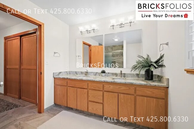 Building Photo - Welcome to Tukwila Haven – Open Concept Home Near Sound Transit!