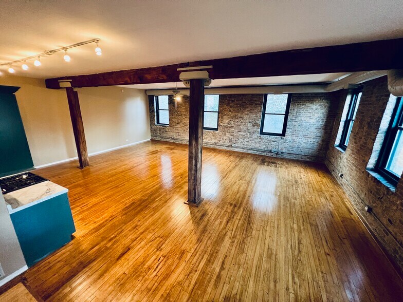 Building Photo - 515 N Noble St