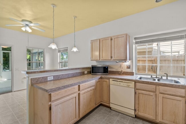 Building Photo - 5509 Bulls Bay Dr