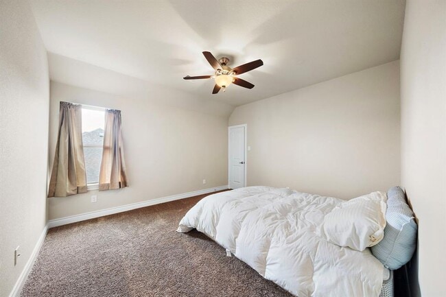 Building Photo - 8530 San Juanico St