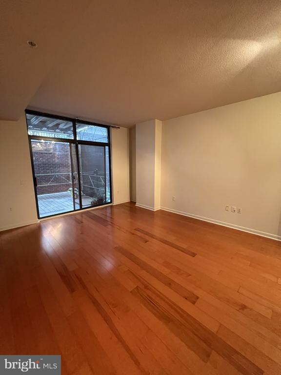 Building Photo - 1021 N Garfield St