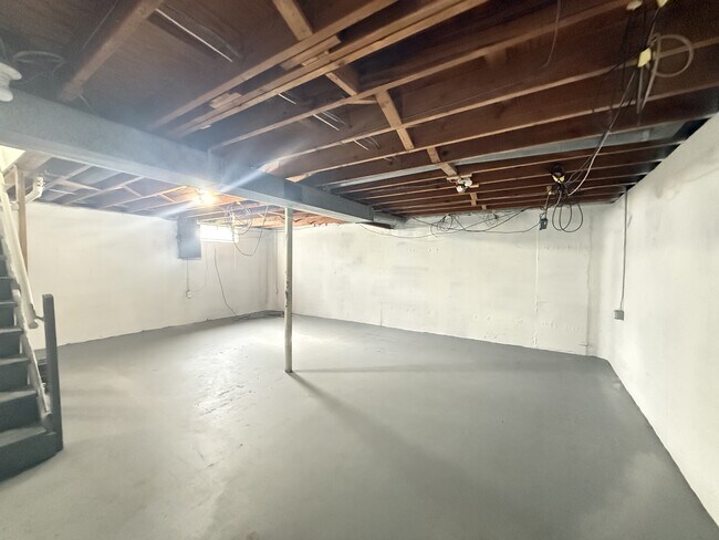 Building Photo - 814 Taylor St