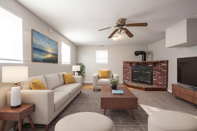 Building Photo - "Charming 3-Bed, 2-Bath Gem on E 35th St w...