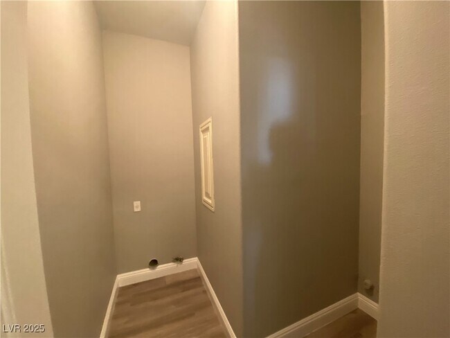 Building Photo - 10011 Crimson Palisades Pl