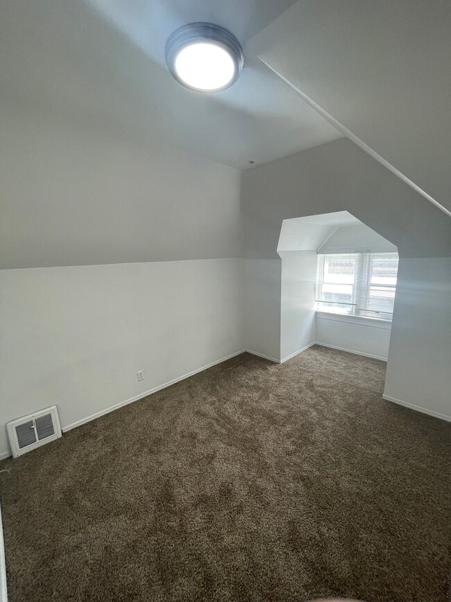 Building Photo - 221 S 1000 E
