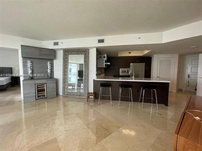 Building Photo - 250 Sunny Isles Blvd