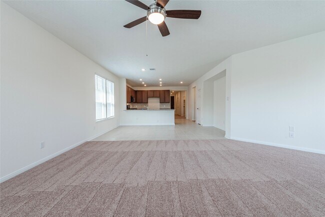 Building Photo - 2815 Icarus Dr