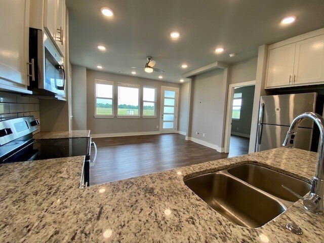 Building Photo - 1701 W Deane St