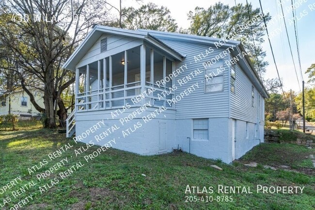 Building Photo - 430 W Lake Dr