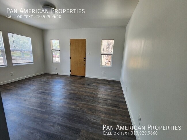 Building Photo - 528 Golden Ave