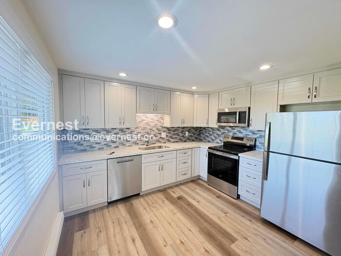 Building Photo - 16601 161st Ave SE