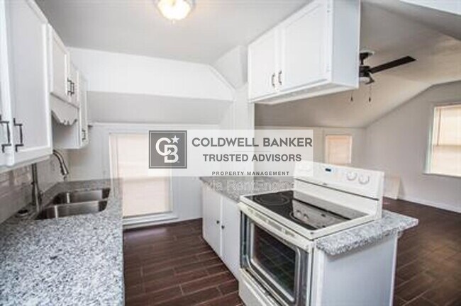 Building Photo - 1602 Avenue X
