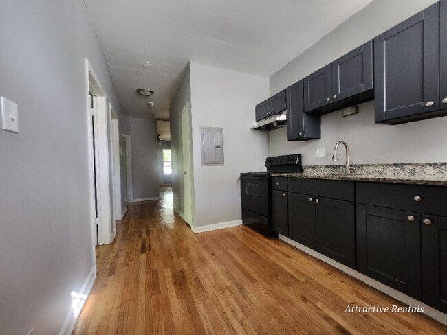 Building Photo - 6800 S Harper Ave