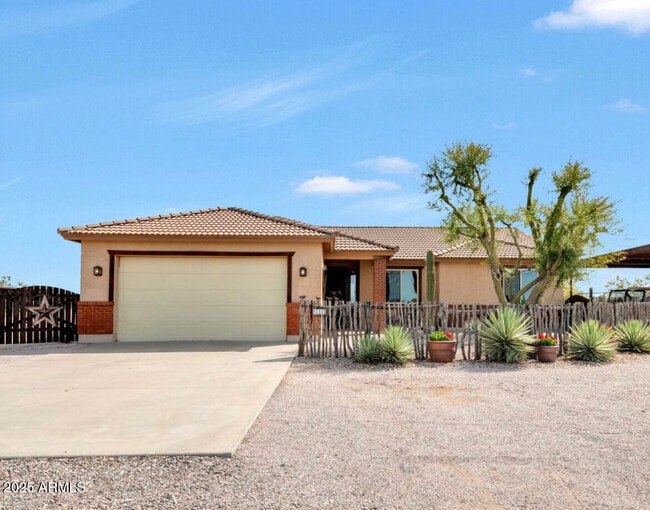 Primary Photo - 12329 N Curtis Ln