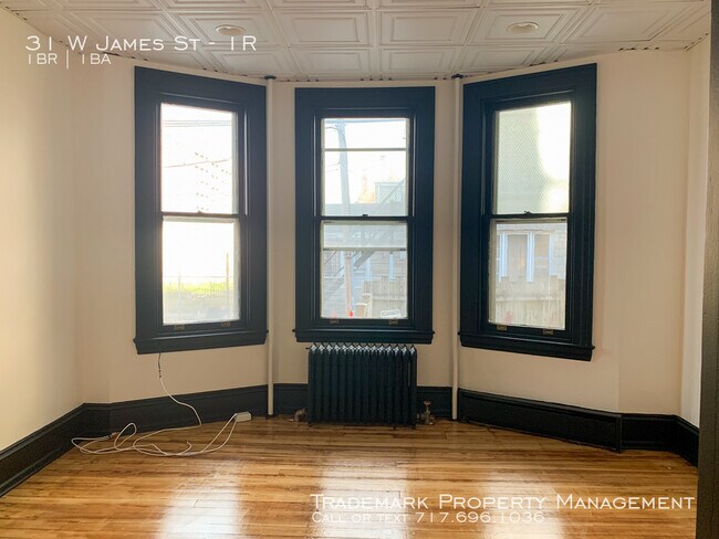 Building Photo - Updated 1 Bedroom Apartment