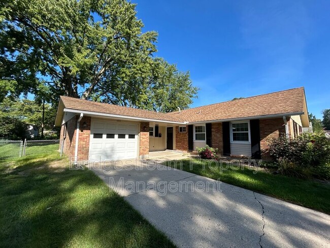 Building Photo - 4225 Fernbrook St