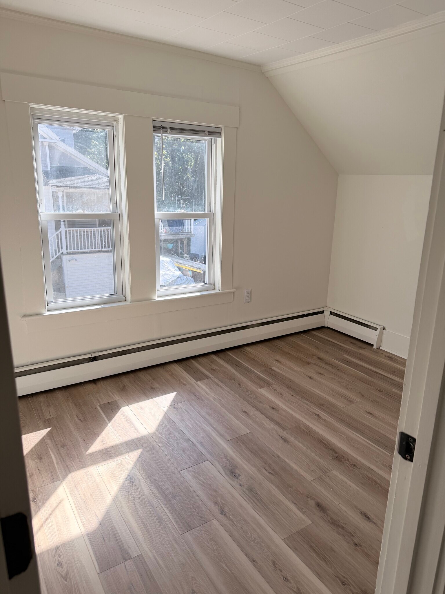 Upstairs Bedroom - 221 Baldwin St