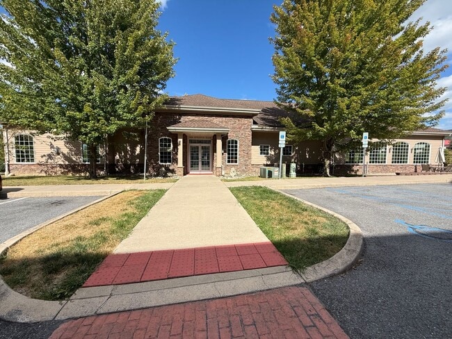 Building Photo - Two-Bedroom Condo in the Summit at Shiloh!