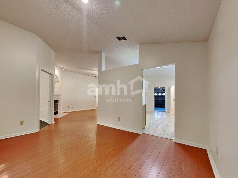 Building Photo - 7804 Spring Branch Dr S