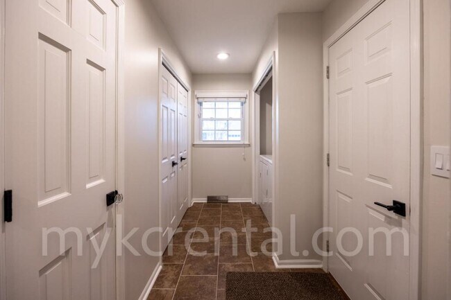 Building Photo - 12012 Ensley Ln