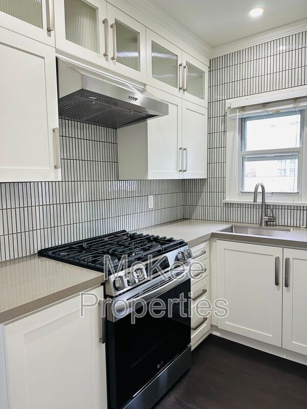 Building Photo - 2140-2144 1st Ave