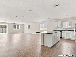 Building Photo - 10203 Relic Oaks