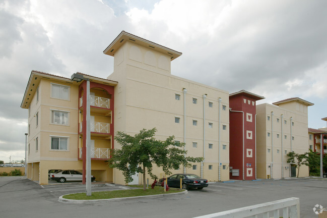 Building Photo - Ibis Villas