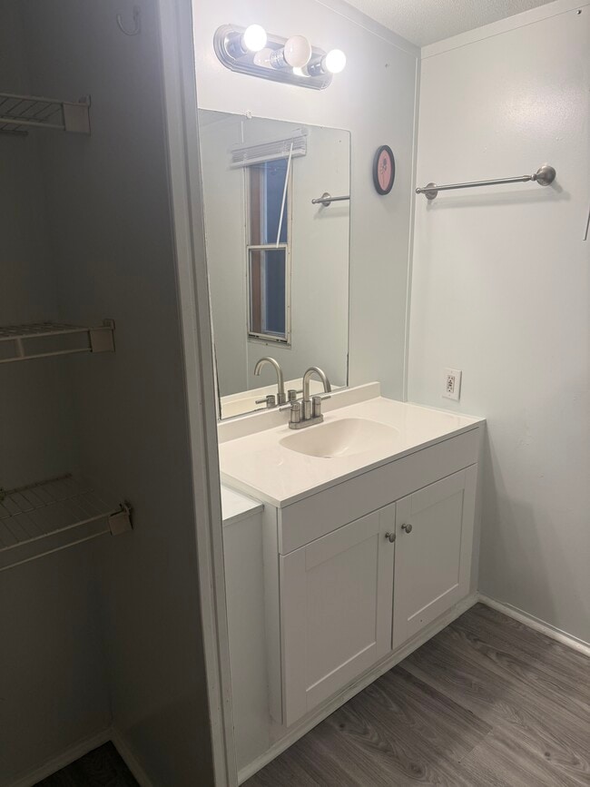 Building Photo - 5426 Peden Point Rd