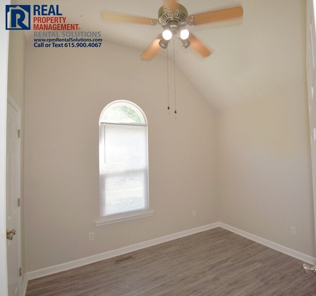 Building Photo - Adorable 3BR/2BA, attached 2 car garage in N. Murfreesboro on a corner lot!