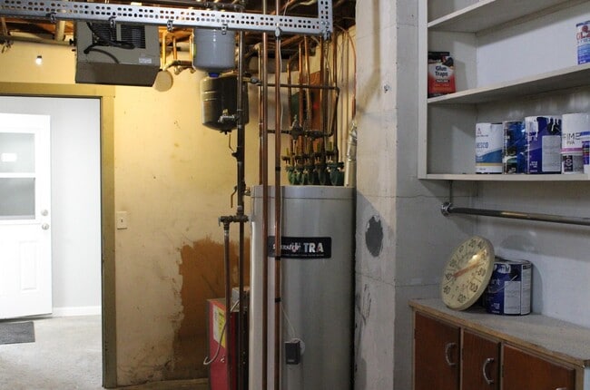 Building Photo - 1878 Riverside Dr