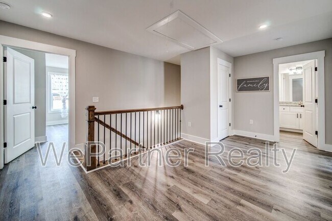 Building Photo - 6 N Rim Dr